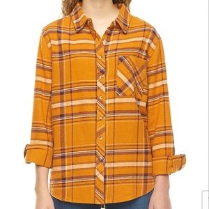 Arizona Juniors Boyfriend Womens Long Sleeve Regular Fit Button Down Shirt.